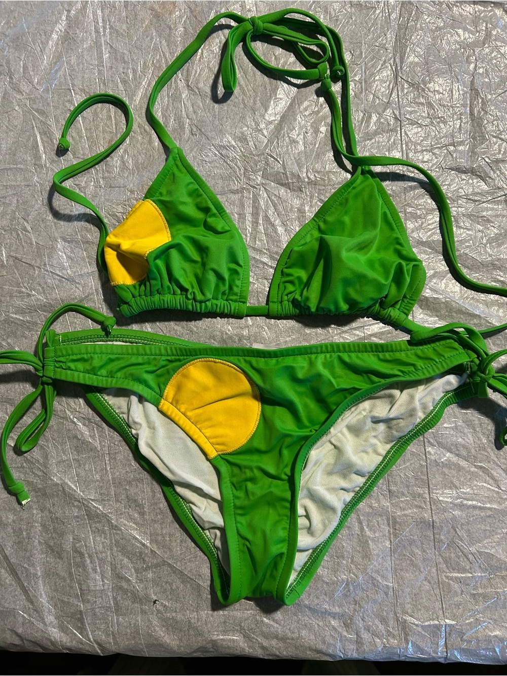 l*space Green and Yellow Triangle String Bikini. Vintage. Like New